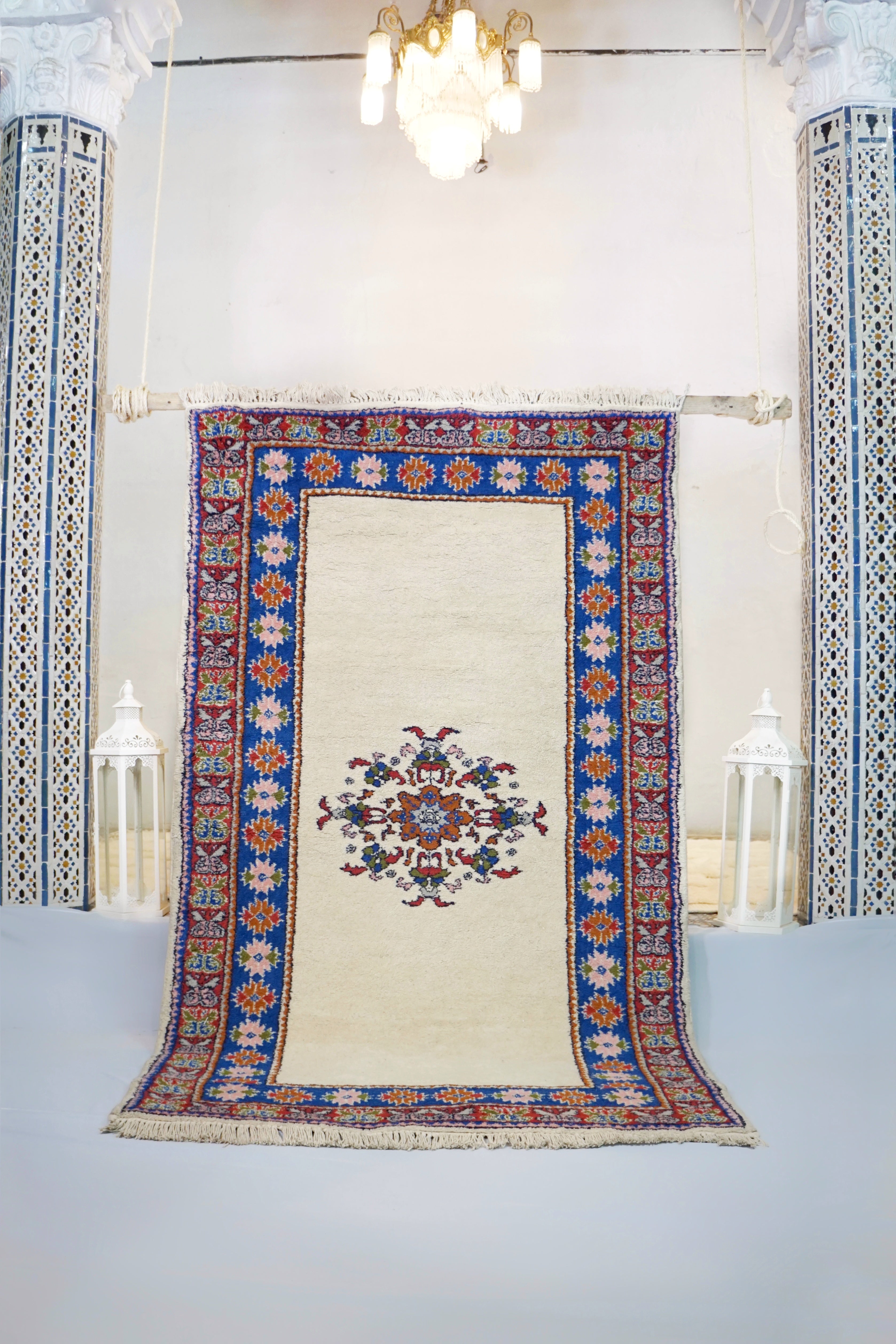 Extra Royal White rug