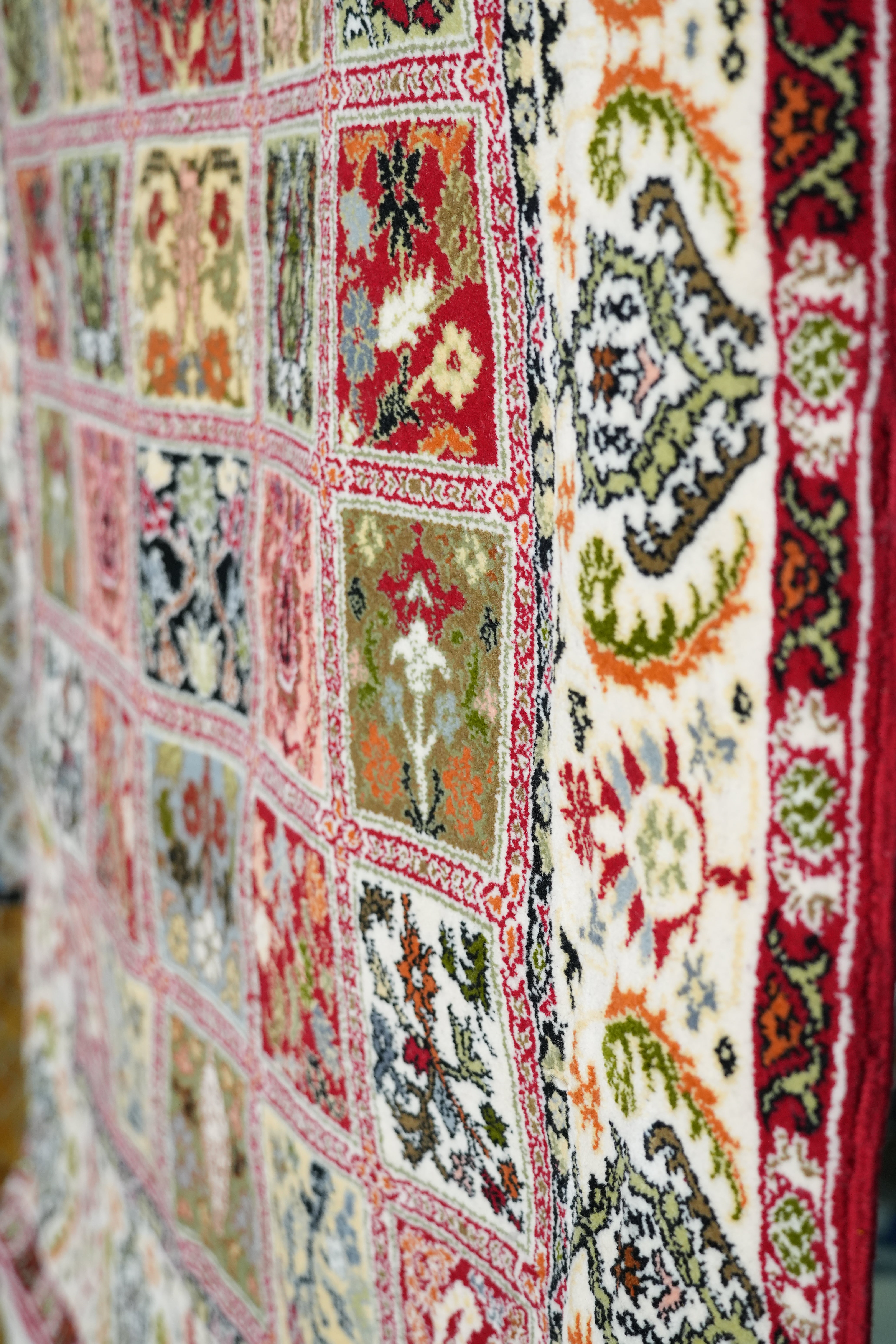 Lobna Extra Royal Rug