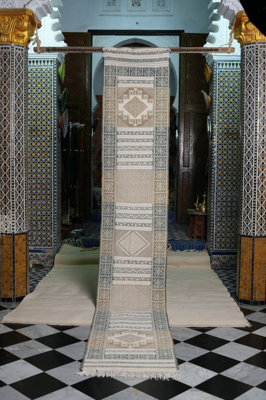 Lola Berber Corrider